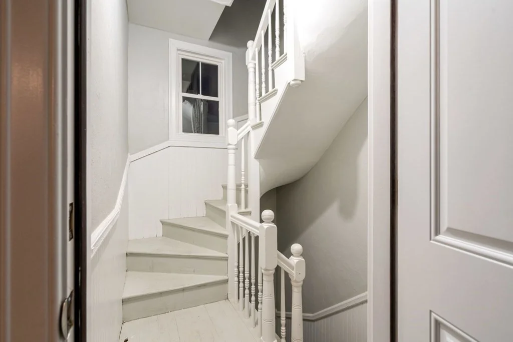 3 bed, 2 bath apartment for rent at 594 East 2nd Unit 3, Boston — photo 17 of 20
