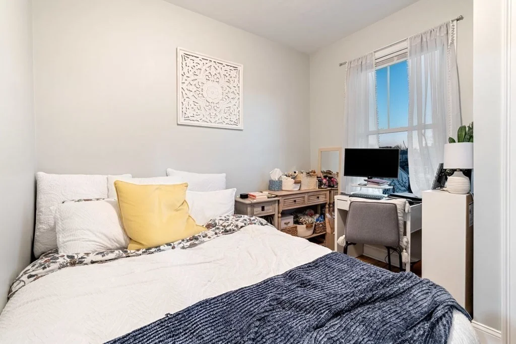 3 bed, 2 bath apartment for rent at 594 East 2nd Unit 3, Boston — photo 9 of 20