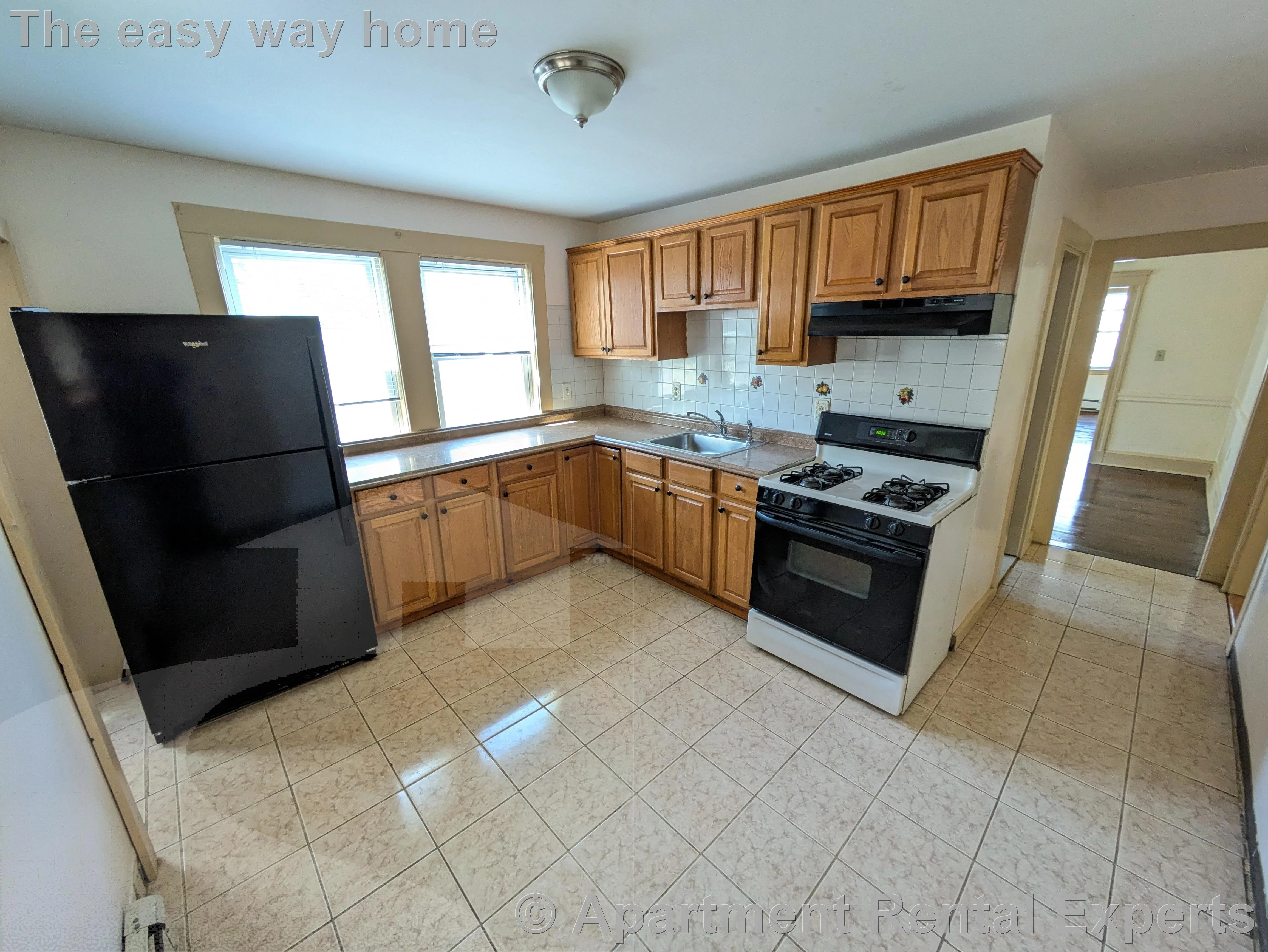 3 bed, 1 bath apartment for rent at 595 Fellsway West, Medford Square — photo 1 of 13