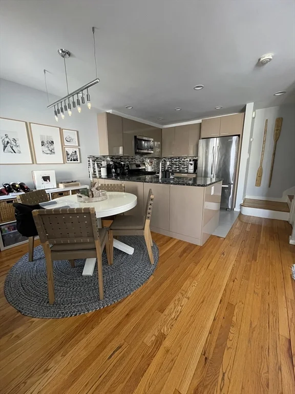 3 bed, 2 bath apartment for rent at 595 Putnam Ave Unit 595, Cambridgeport — photo 9 of 21