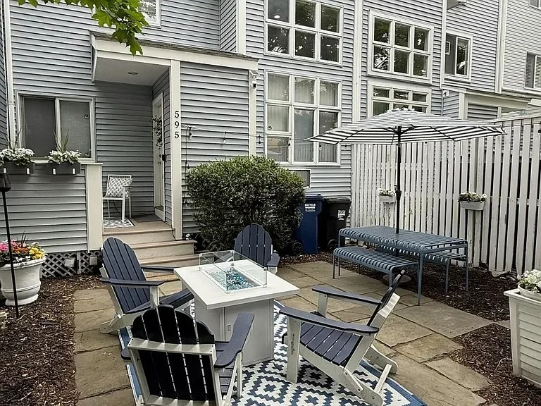 3 bed, 2 bath apartment for rent at 595 Putnam Ave Unit 595, Cambridgeport — photo 1 of 21