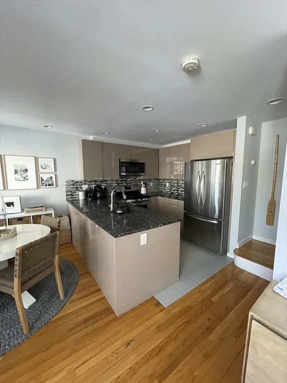 3 bed, 2 bath apartment for rent at 595 Putnam Ave Unit 595, Cambridgeport — photo 11 of 21