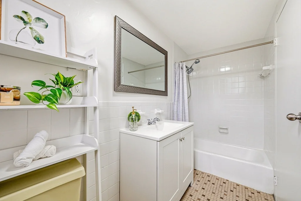 2 bed, 2 bath apartment for rent at 595 Revere Beach Pkwy Unit 40, Revere — photo 16 of 27