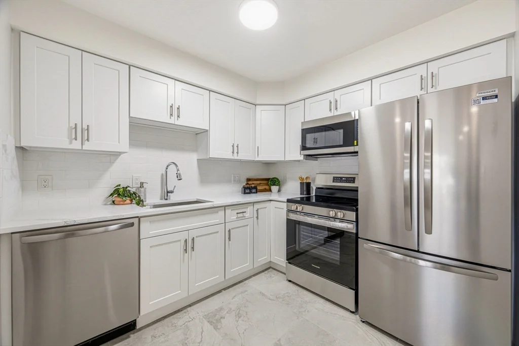 2 bed, 2 bath apartment for rent at 595 Revere Beach Pkwy Unit 40, Revere — photo 3 of 27