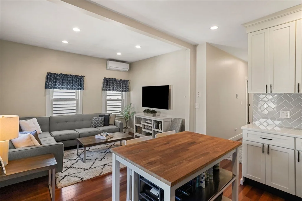 2 bed, 1 bath apartment for rent at 596 E 2nd St Unit 3, South Boston — photo 5 of 25