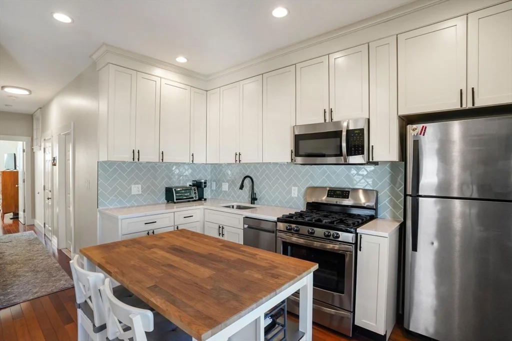 2 bed, 1 bath apartment for rent at 596 E 2nd St Unit 3, South Boston — photo 7 of 25