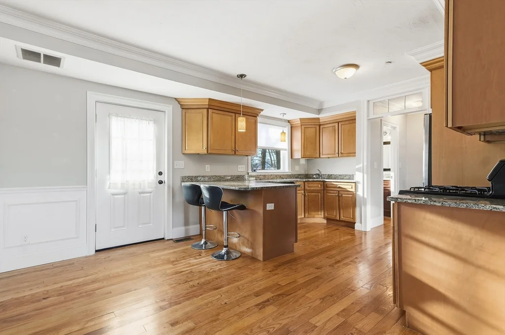 3 bed, 2 bath apartment for rent at 597 Sea St Unit 2, Quincy — photo 13 of 42