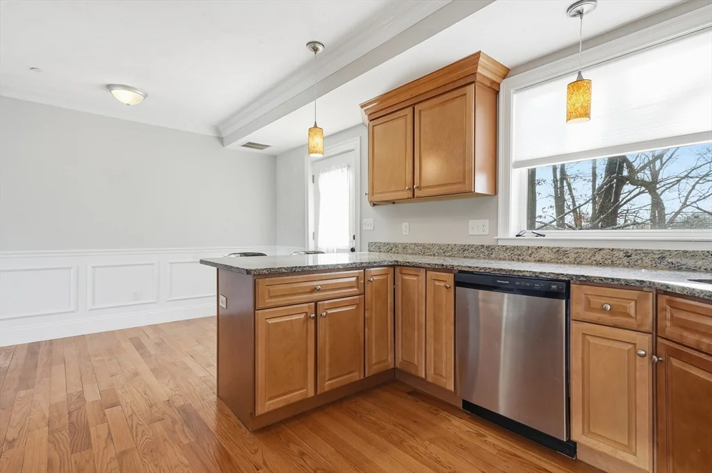 3 bed, 2 bath apartment for rent at 597 Sea St Unit 2, Quincy — photo 10 of 42