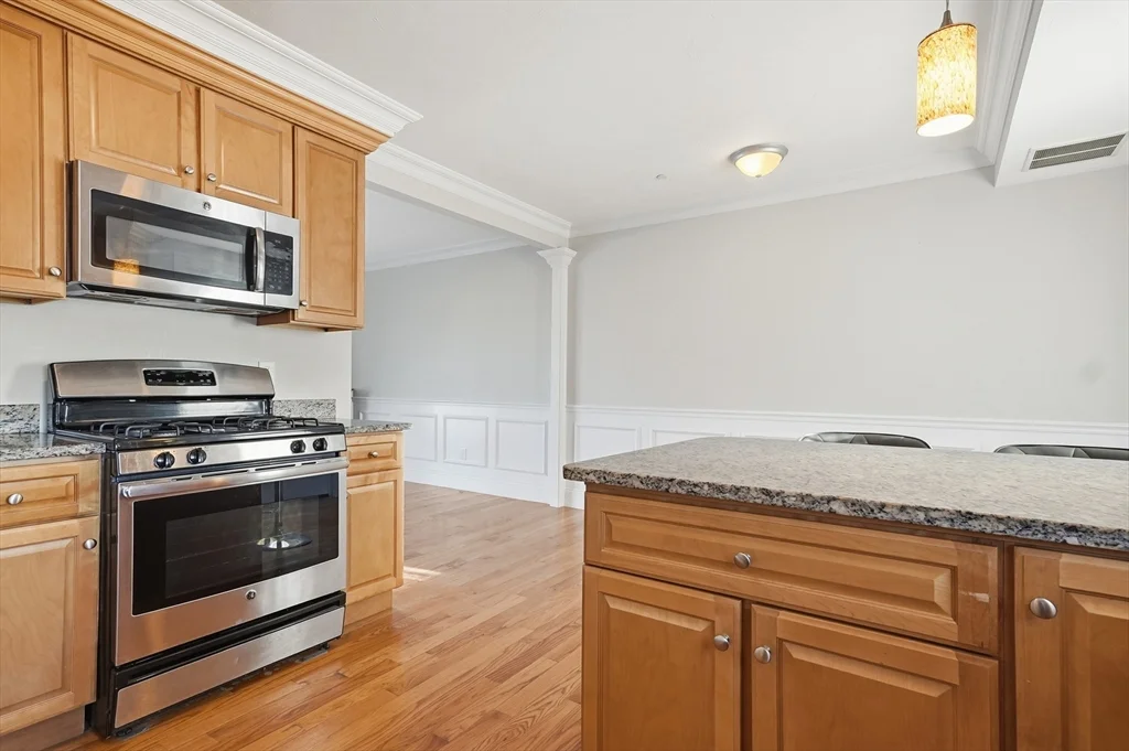 3 bed, 2 bath apartment for rent at 597 Sea St Unit 2, Quincy — photo 6 of 42