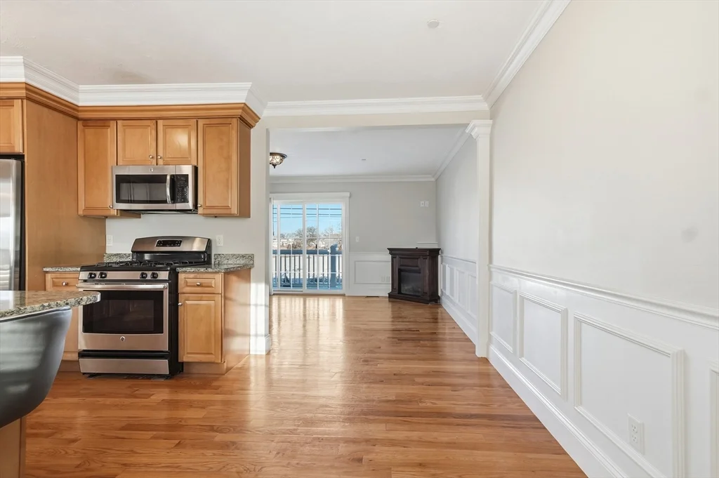 3 bed, 2 bath apartment for rent at 597 Sea St Unit 2, Quincy — photo 9 of 42