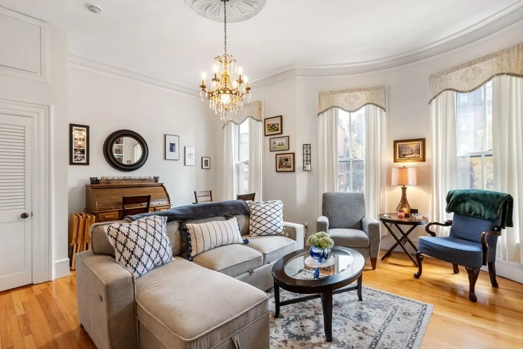1 bed, 1 bath apartment for rent at 597 Tremont St Unit 3, South End
