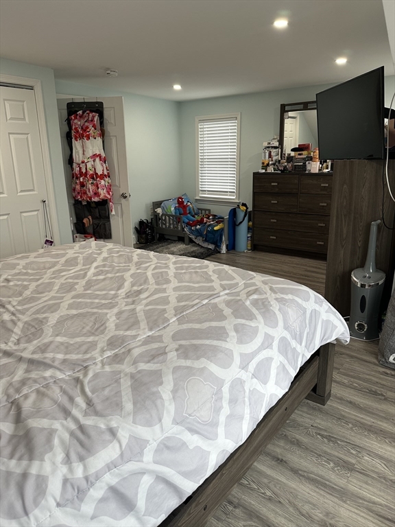 4 bed, 2 bath apartment for rent at 598 Beech Unit 2, Hyde Park — photo 12 of 21