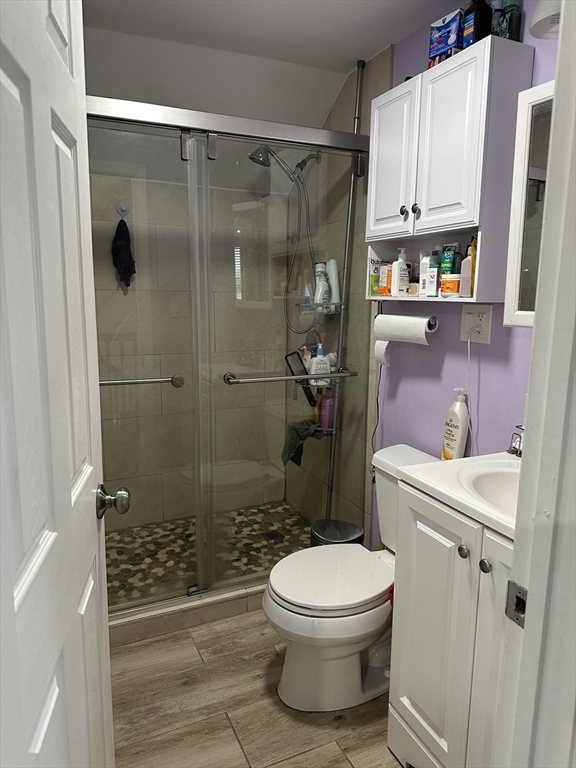 4 bed, 2 bath apartment for rent at 598 Beech Unit 2, Hyde Park — photo 13 of 21