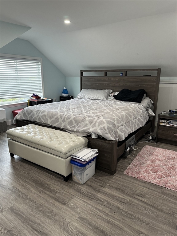 4 bed, 2 bath apartment for rent at 598 Beech Unit 2, Hyde Park — photo 11 of 21