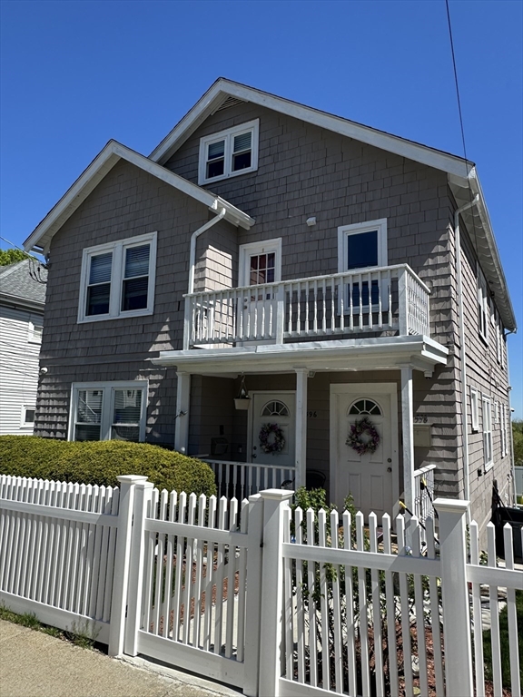 4 bed, 2 bath apartment for rent at 598 Beech Unit 2, Hyde Park — photo 1 of 21