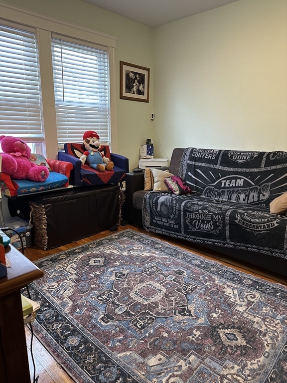 4 bed, 2 bath apartment for rent at 598 Beech Unit 2, Hyde Park — photo 7 of 21