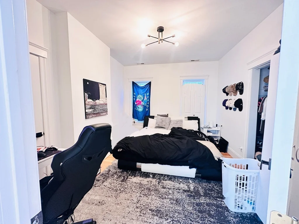 2 bed, 1 bath apartment for rent at 598 East 5th St Unit 598, South Boston — photo 4 of 9