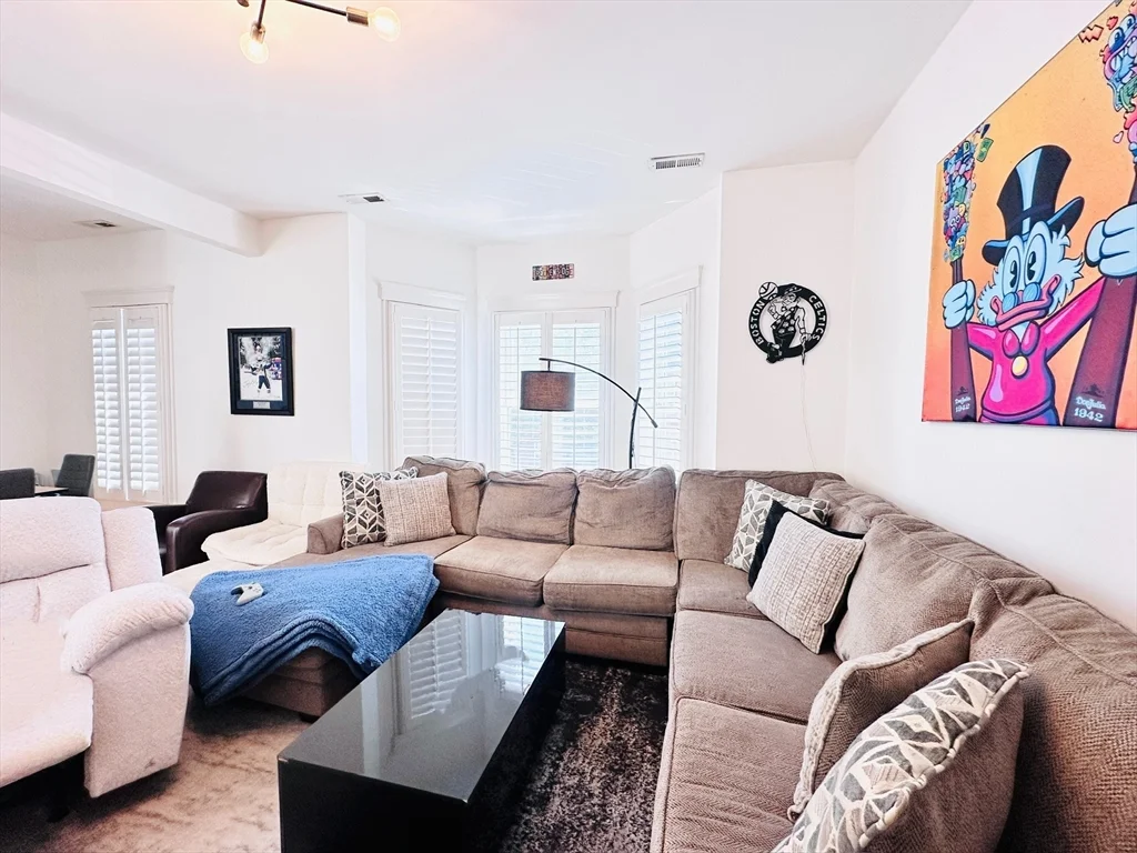 2 bed, 1 bath apartment for rent at 598 East 5th St Unit 598, South Boston — photo 3 of 9