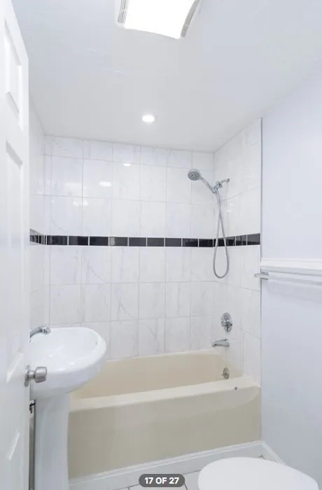 2 bed, 1 bath apartment for rent at 598 Franklin St Unit 1, Worcester — photo 5 of 8