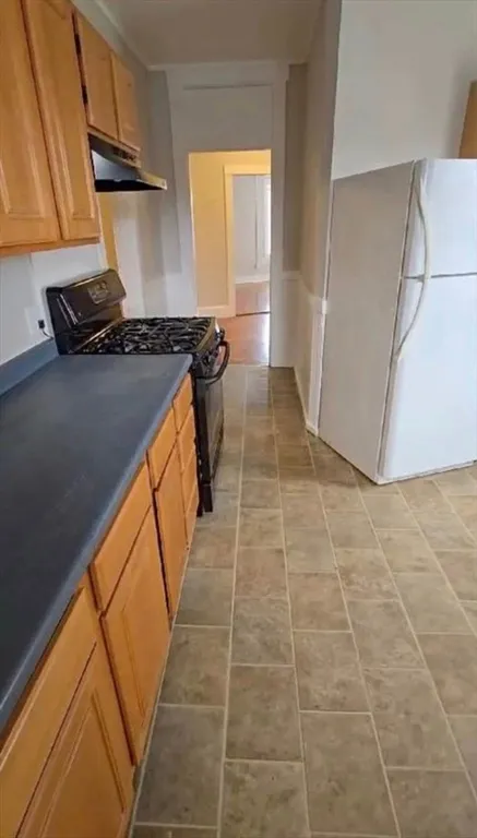 3 bed, 1 bath apartment for rent at 598 Hyde Park Ave Unit 3, Roslindale — photo 2 of 11