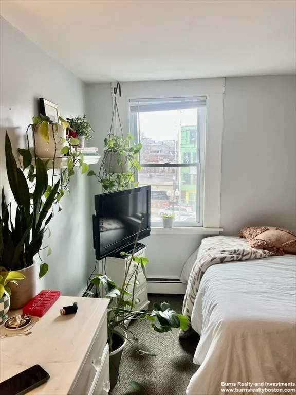 5 bed, 3 bath apartment for rent at 599 East Broadway Unit 2, South Boston — photo 16 of 24