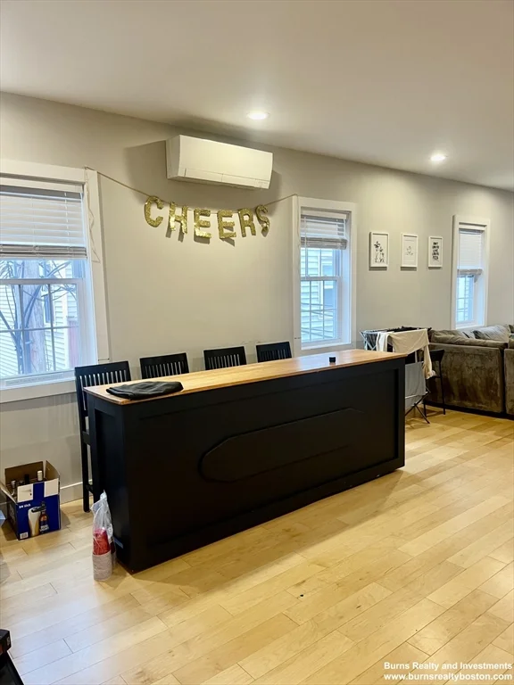 5 bed, 3 bath apartment for rent at 599 East Broadway Unit 2, South Boston — photo 2 of 24