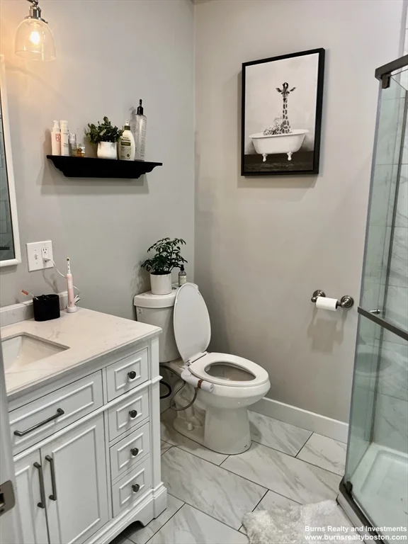 5 bed, 3 bath apartment for rent at 599 East Broadway Unit 2, South Boston — photo 13 of 24