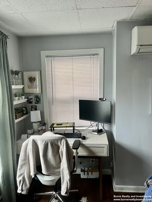 5 bed, 3 bath apartment for rent at 599 East Broadway Unit 2, South Boston — photo 20 of 24