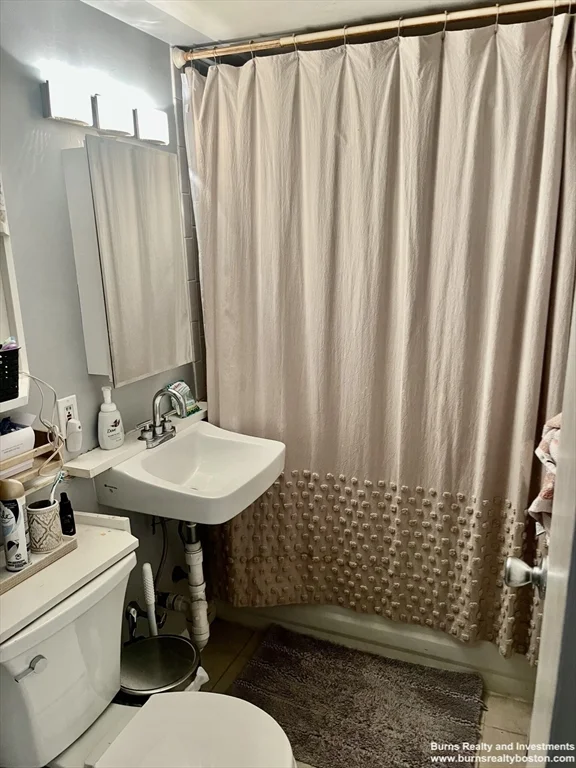 5 bed, 3 bath apartment for rent at 599 East Broadway Unit 2, South Boston — photo 24 of 24