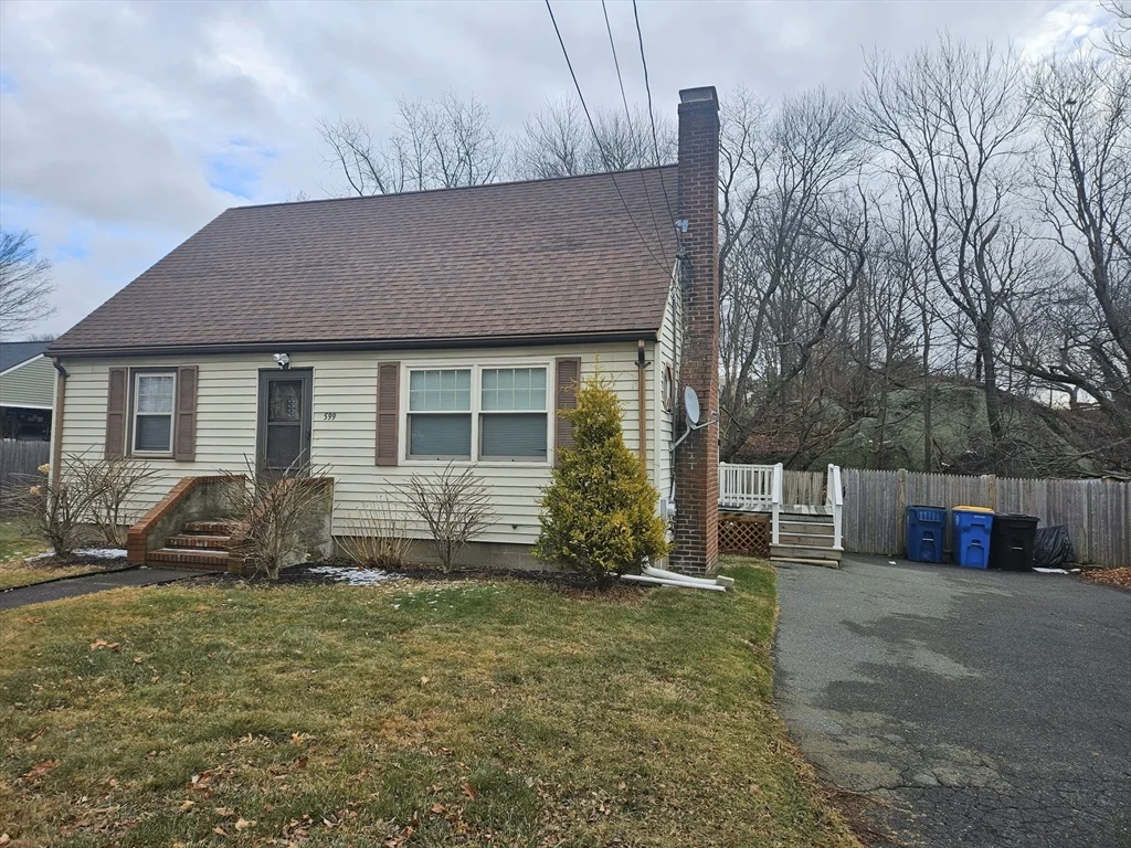 3 bed, 1 bath apartment for rent at 599 North St, Randolph — photo 3 of 18