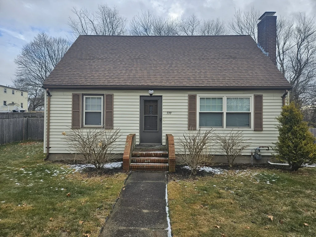 3 bed, 1 bath apartment for rent at 599 North St, Randolph — photo 2 of 18