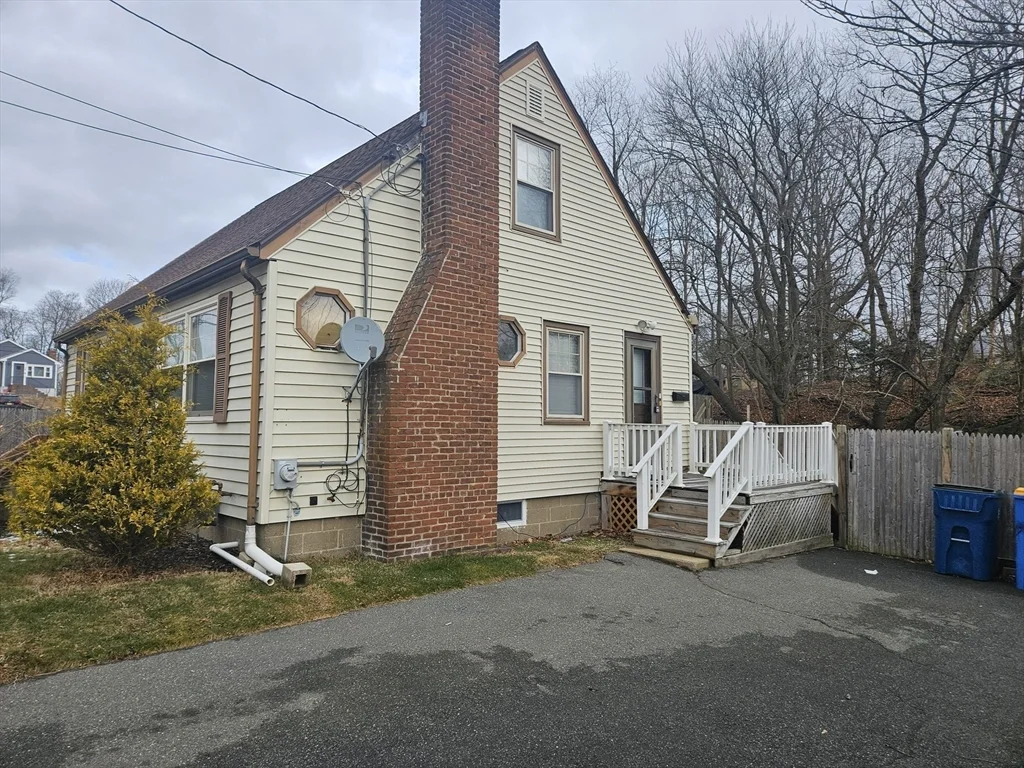 3 bed, 1 bath apartment for rent at 599 North St, Randolph — photo 4 of 18