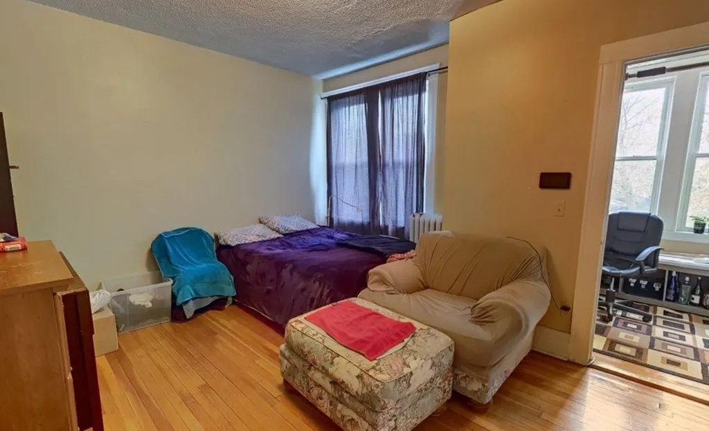 3 bed, 1 bath apartment for rent at 59A Strathmore Rd Unit 3, Brighton — photo 17 of 29