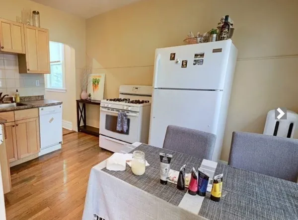 3 bed, 1 bath apartment for rent at 59A Strathmore Rd Unit 3, Brighton — photo 5 of 29