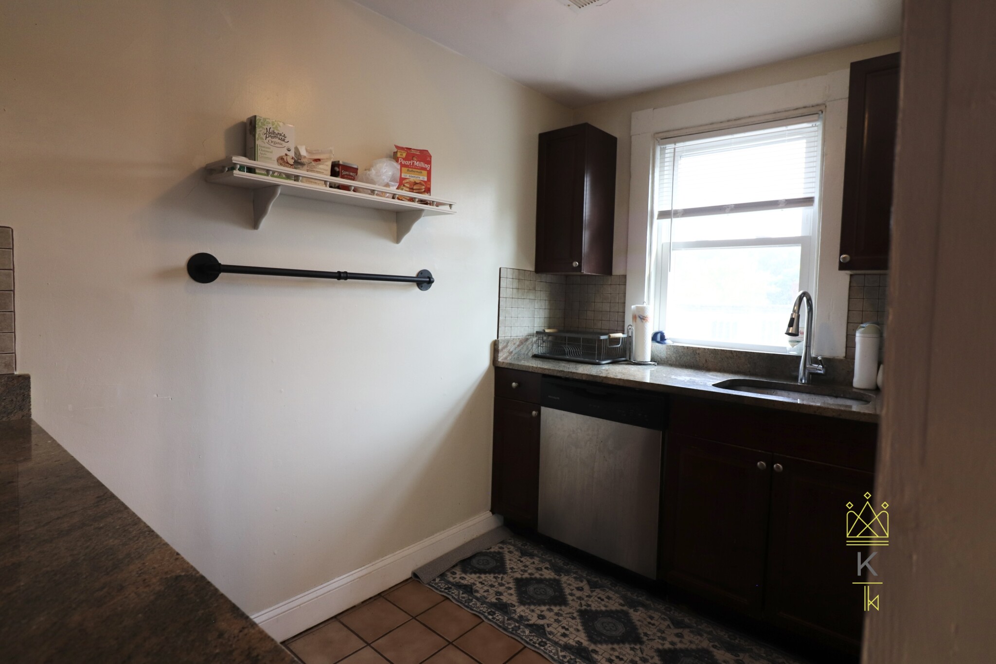 4 bed, 1 bath apartment for rent at 5A Kendall St Unit 3, Brookline — photo 3 of 17
