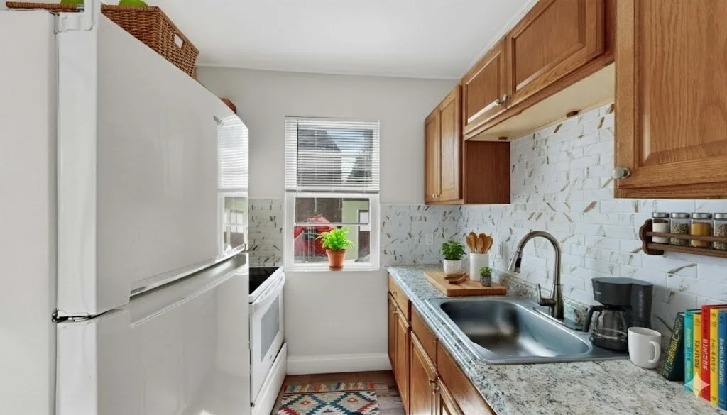 3 bed, 1 bath apartment for rent at 5A Ropes Unit 1, Salem — photo 2 of 7