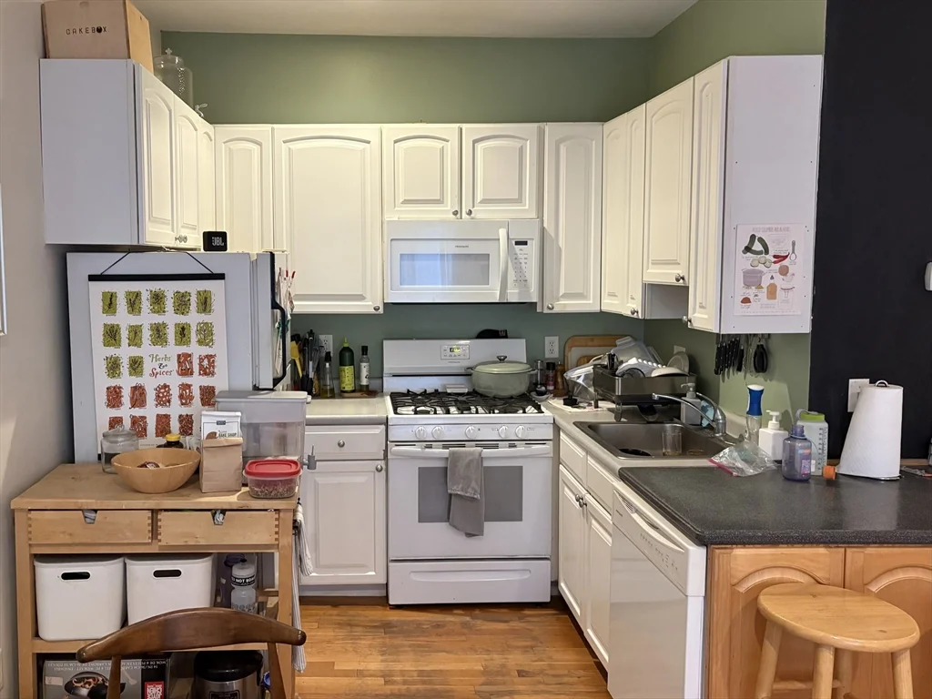 3 bed, 2 bath apartment for rent at 5A Union St Unit 1, The Port — photo 1 of 8