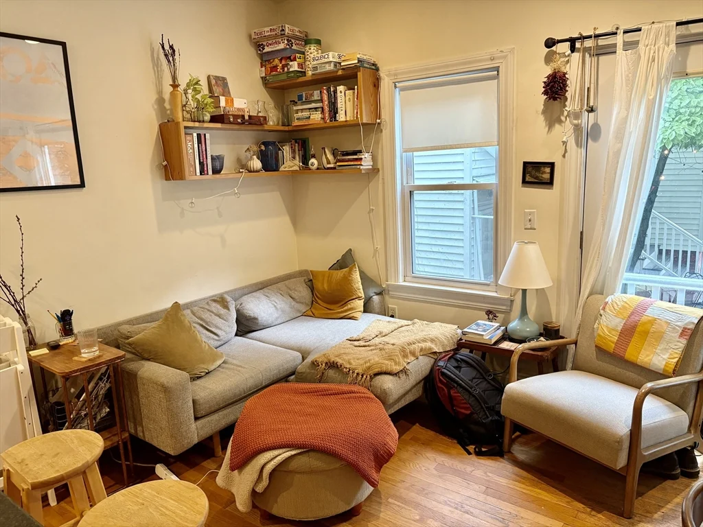 3 bed, 2 bath apartment for rent at 5A Union St Unit 1, The Port — photo 2 of 8