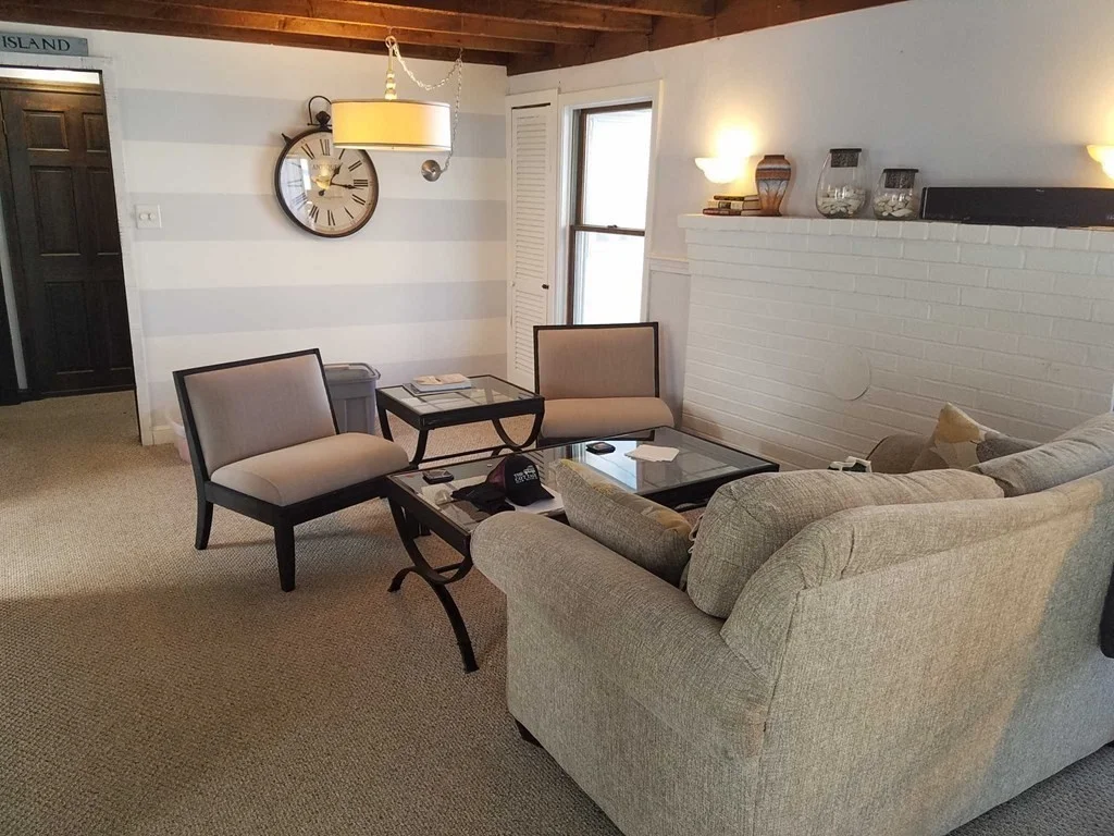 3 bed, 1 bath apartment for rent at 6 2nd Unit WINTER, Plum Island — photo 4 of 15