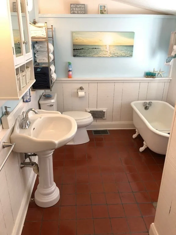 3 bed, 1 bath apartment for rent at 6 2nd Unit WINTER, Plum Island — photo 10 of 15