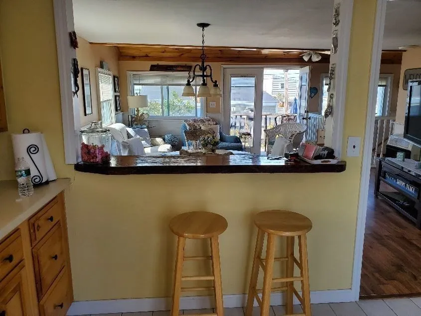 3 bed, 1 bath apartment for rent at 6 46th St Unit Weekly, Plum Island — photo 13 of 16