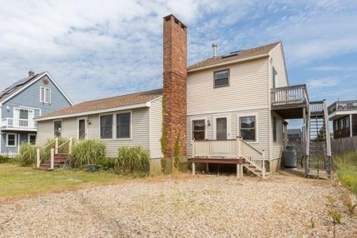 3 bed, 1 bath apartment for rent at 6 4th Unit Summer, Plum Island