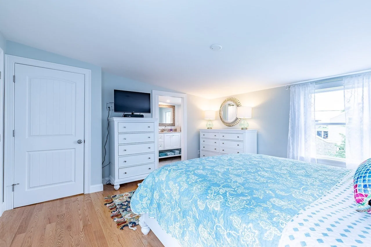 4 bed, 2 bath apartment for rent at 6 72nd, Newburyport — photo 8 of 16