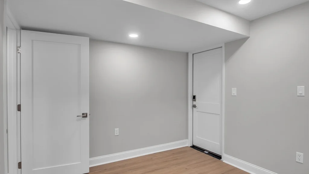 1 bed, 1 bath apartment for rent at 6 Alaric Ter Unit B, West Roxbury — photo 25 of 35