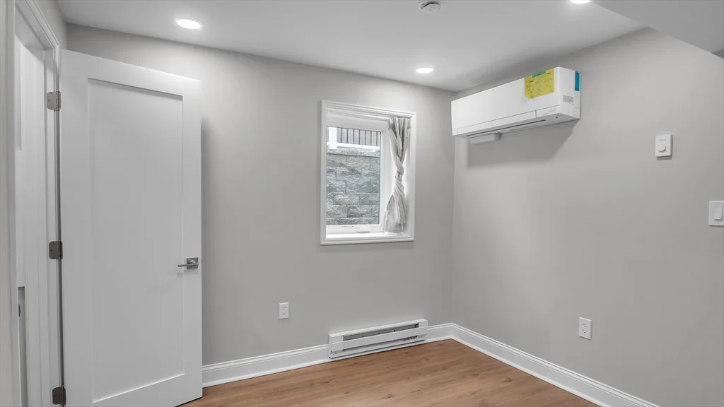 1 bed, 1 bath apartment for rent at 6 Alaric Ter Unit B, West Roxbury — photo 22 of 35