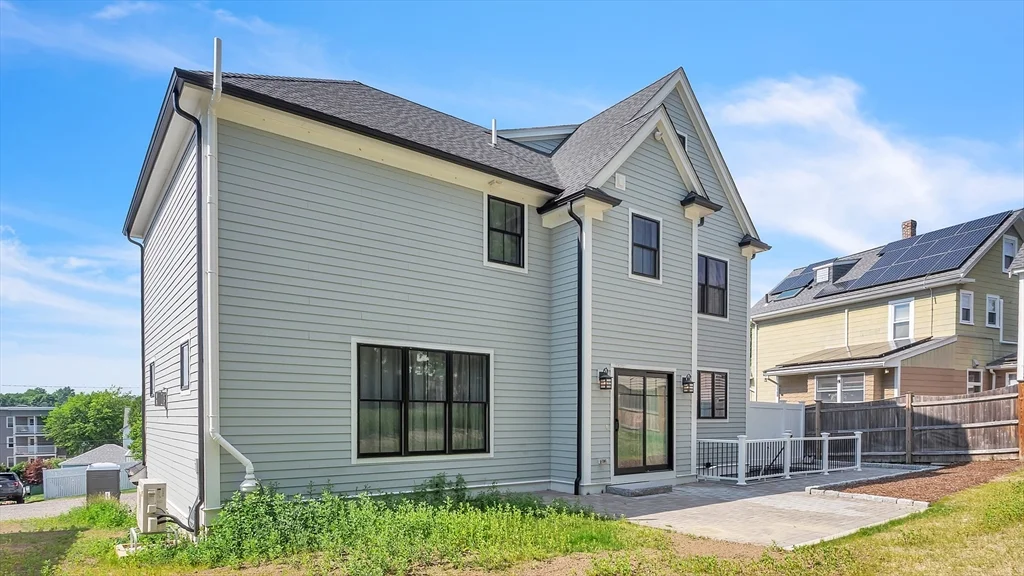 1 bed, 1 bath apartment for rent at 6 Alaric Ter Unit B, West Roxbury — photo 4 of 35