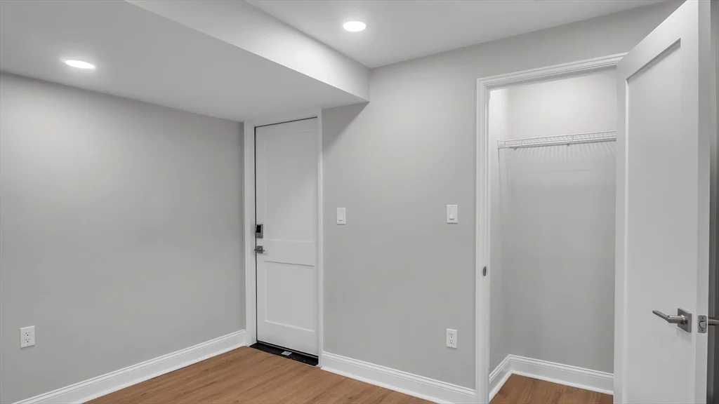 1 bed, 1 bath apartment for rent at 6 Alaric Ter Unit B, West Roxbury — photo 24 of 35