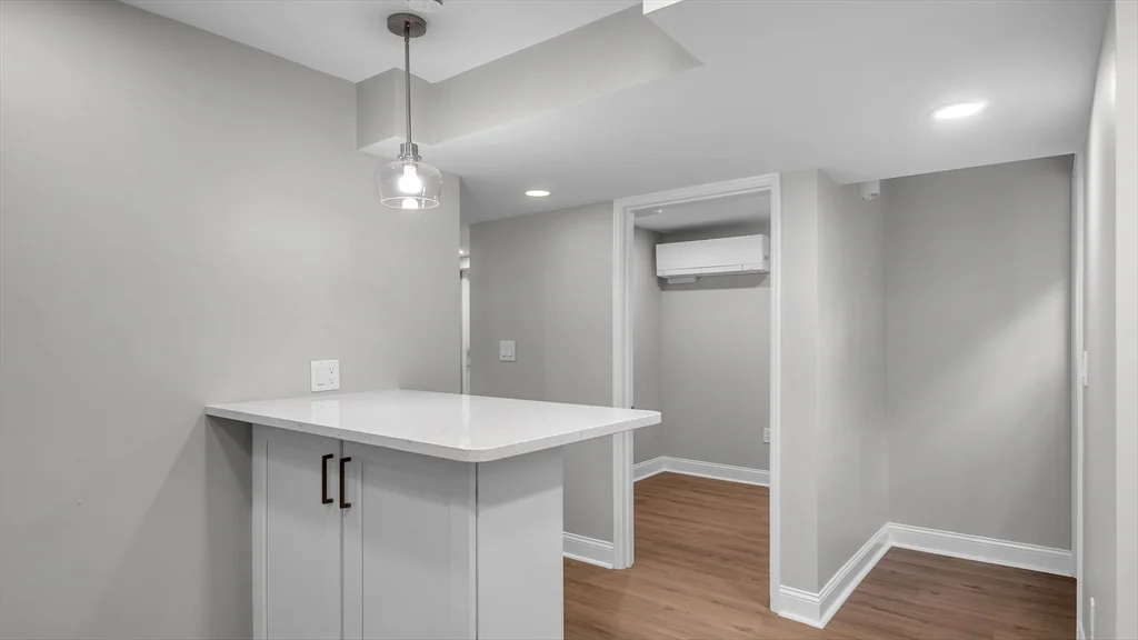 1 bed, 1 bath apartment for rent at 6 Alaric Ter Unit B, West Roxbury — photo 10 of 35