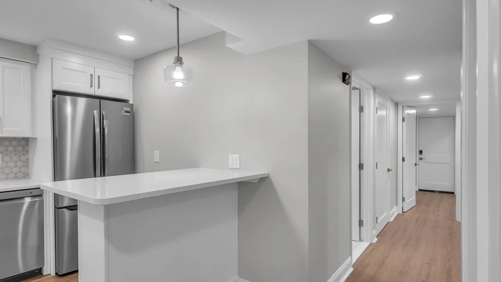 1 bed, 1 bath apartment for rent at 6 Alaric Ter Unit B, West Roxbury — photo 7 of 35