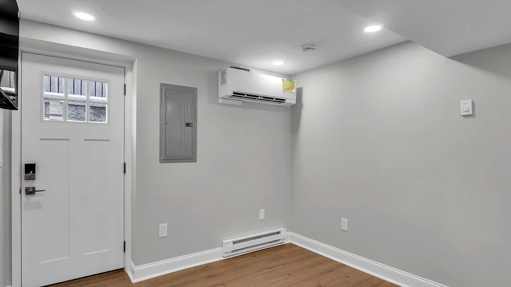 1 bed, 1 bath apartment for rent at 6 Alaric Ter Unit B, West Roxbury — photo 29 of 35